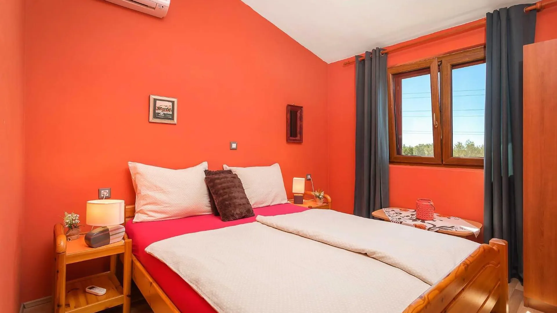 Holiday Home Pina Pola 0*,